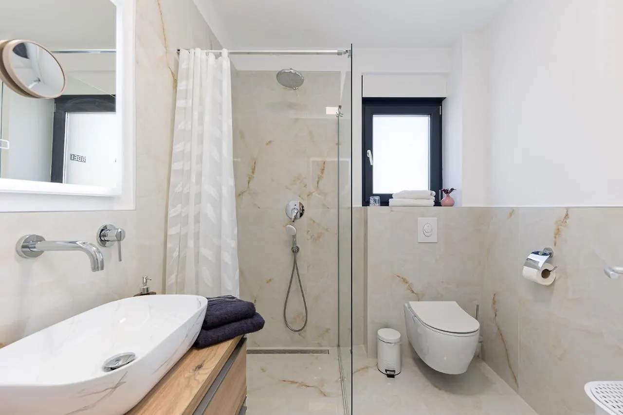 Apartment Summer Breeze Okrug Gornji Trogir